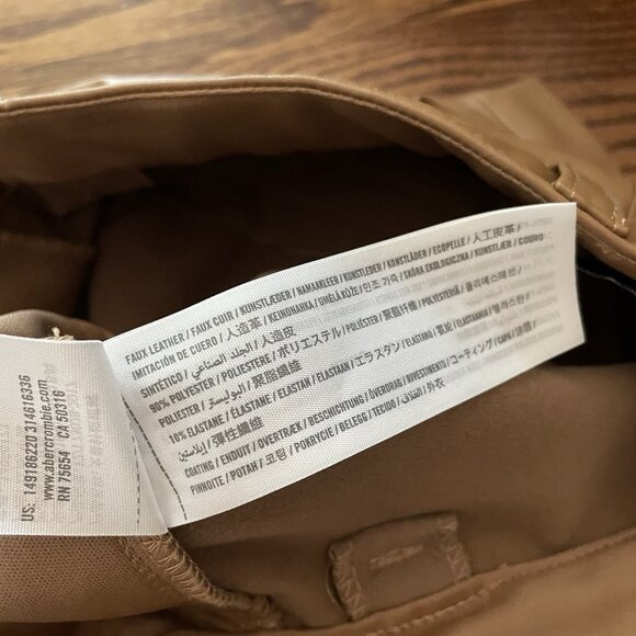 Abercrombie & Fitch Wmn S Pleated High Rise 6 Inch Vegan Leather Tailored Shorts - Picture 10 of 12